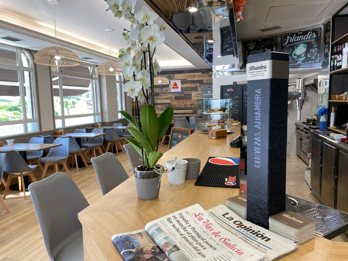 Saudade Hostal Cafeteria A Coruna Bagian luar foto